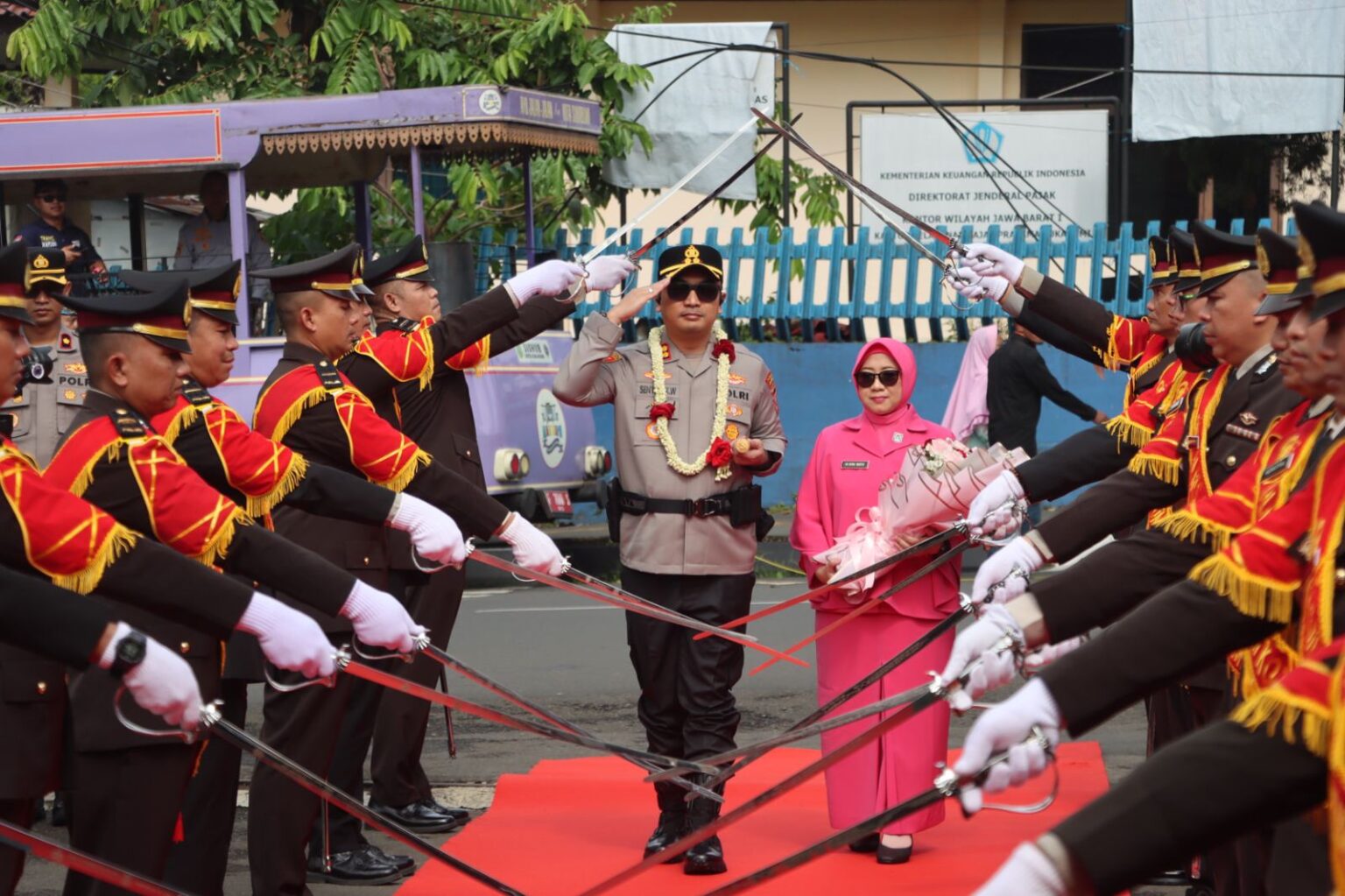 Disambut Pocil dan Gerbang Pora, AKBP Sentot Kunto Wibowo