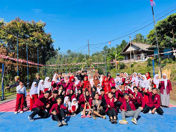 Mahasiswa Nusa Putra Bangun Taman Baca dan Reboisasi di Ciptarasa