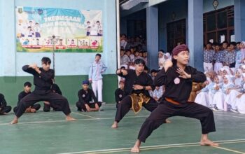 Pencak Silat Golok Kala Peto