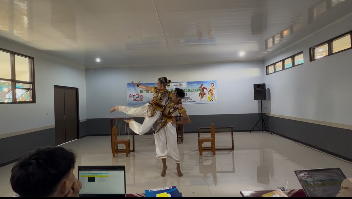 SMAN 2 Kota Sukabumi Juara 1 Tari Kreasi FLS3N