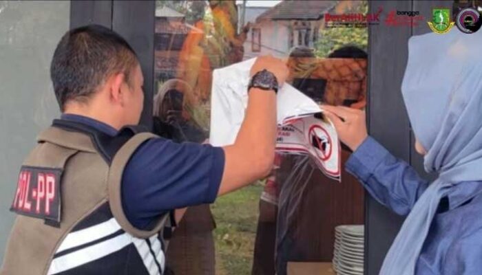 Tunggakan Pajak Dilunasi, BPKPD Kota Sukabumi Cabut Stiker Peringatan di Resto Skilo
