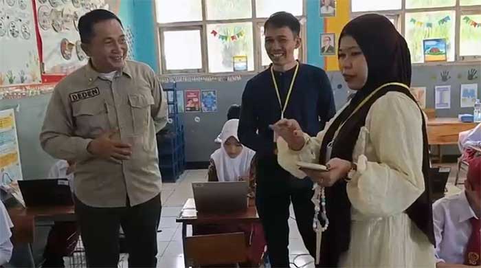 Kadisdik Kabupaten Sukabumi, Deden Sumpena