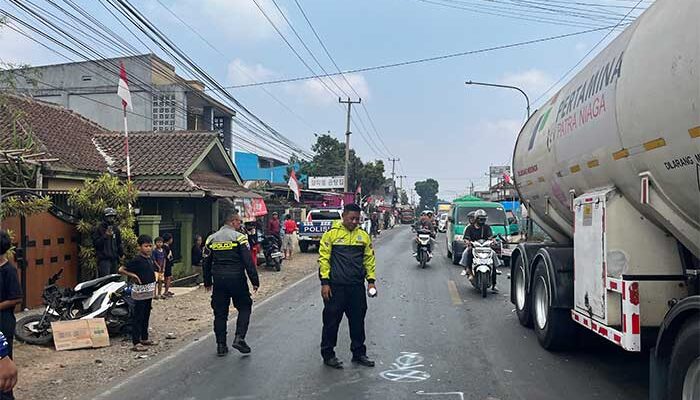 Pengendara Motor Tewas Tertabrak Truk Box di Cicantayan