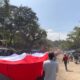 Merah Putih Raksasa Berkibar di Pantai Karanghawu
