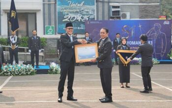 Wali Kota Sukabumi Terima Penghargaan Kanwil Kemenkum Jabar