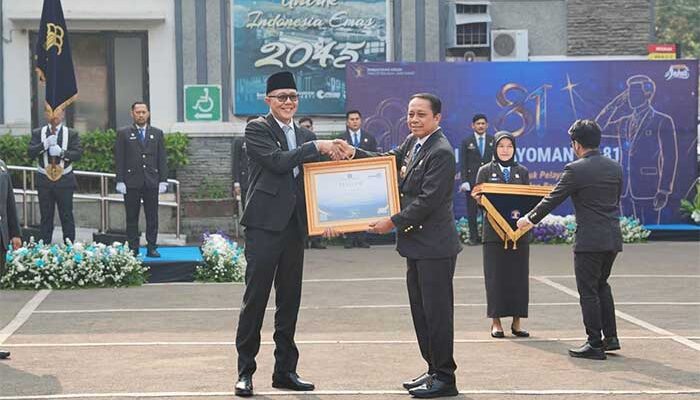 Wali Kota Sukabumi Terima Penghargaan Kanwil Kemenkum Jabar atas Harmonisasi Perda dan Perwal