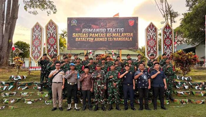 Dankolakopsrem 121 ABW Cek Kesiapan Prajurit Yonarmed 13 Kostrad di Perbatasan